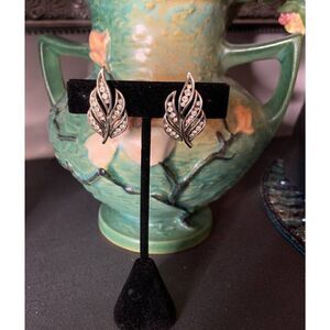 Trifari Sparkling Leaf earrings in Silver tone, Vintage